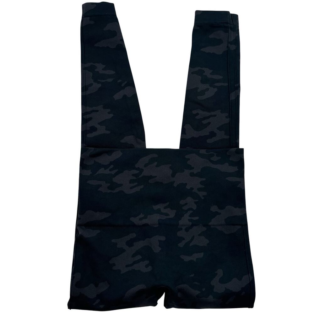 Spanx Black Camo Cropped Lamn Seamless Leggings - Picture 2 of 6